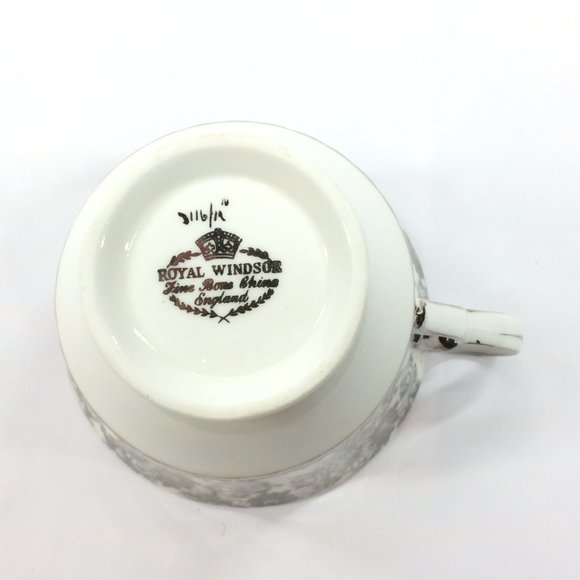 Royal Windsor Fine Bone China Tea Cup and Saucer - Picture 8 of 8